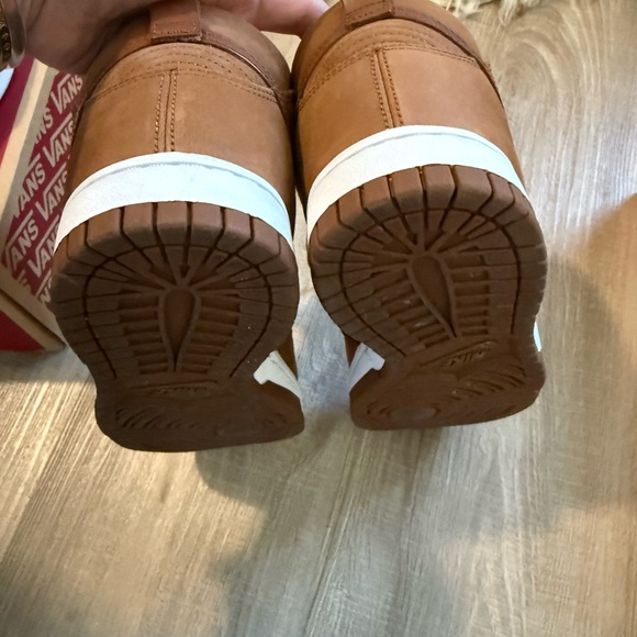 Nike women’s brown suede dunks - Picture 4 of 4